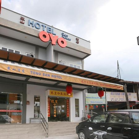 Oyo 89915 East Mount Hotel Kukup Bagian luar foto