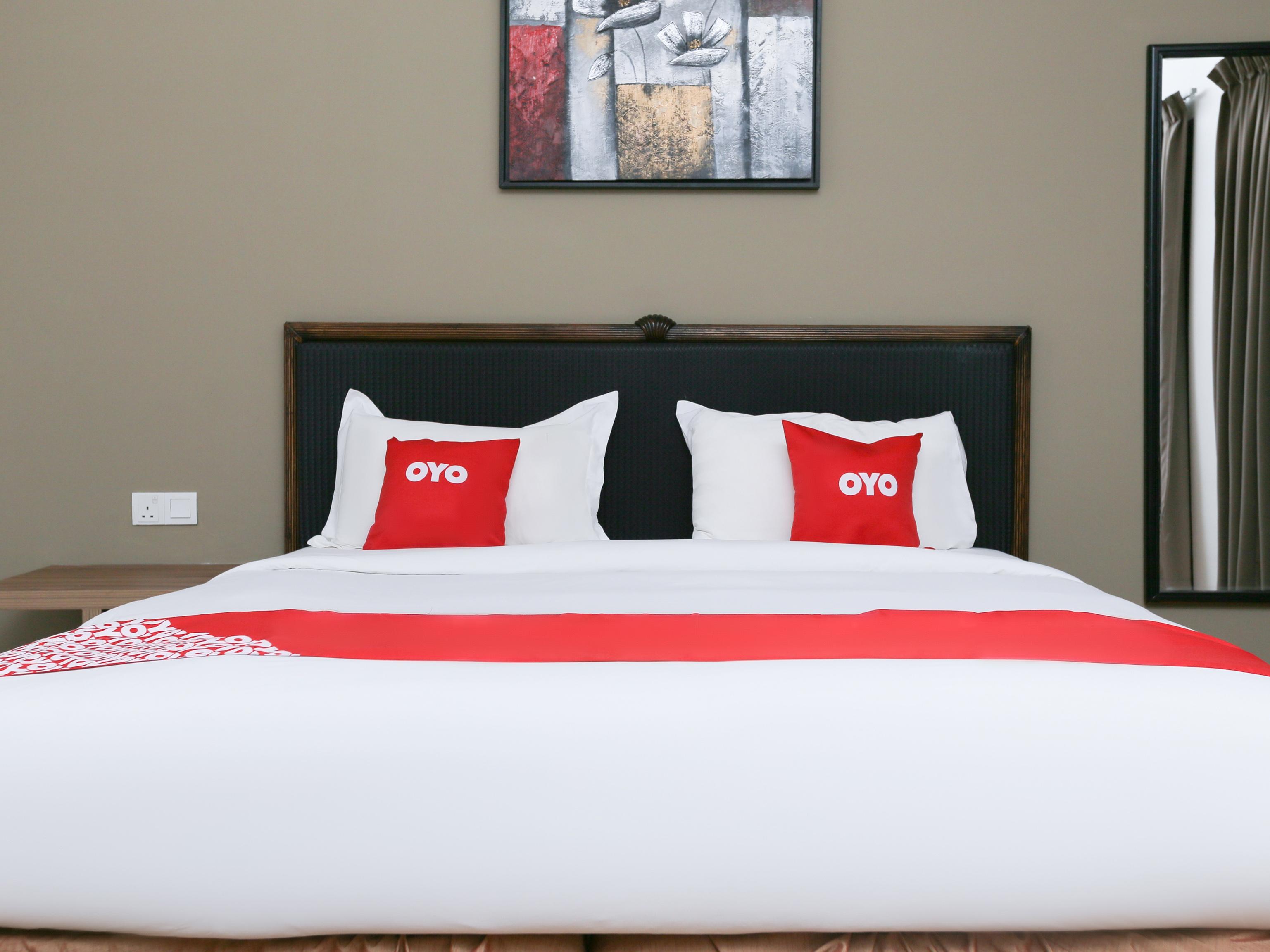 Oyo 89915 East Mount Hotel Kukup Bagian luar foto