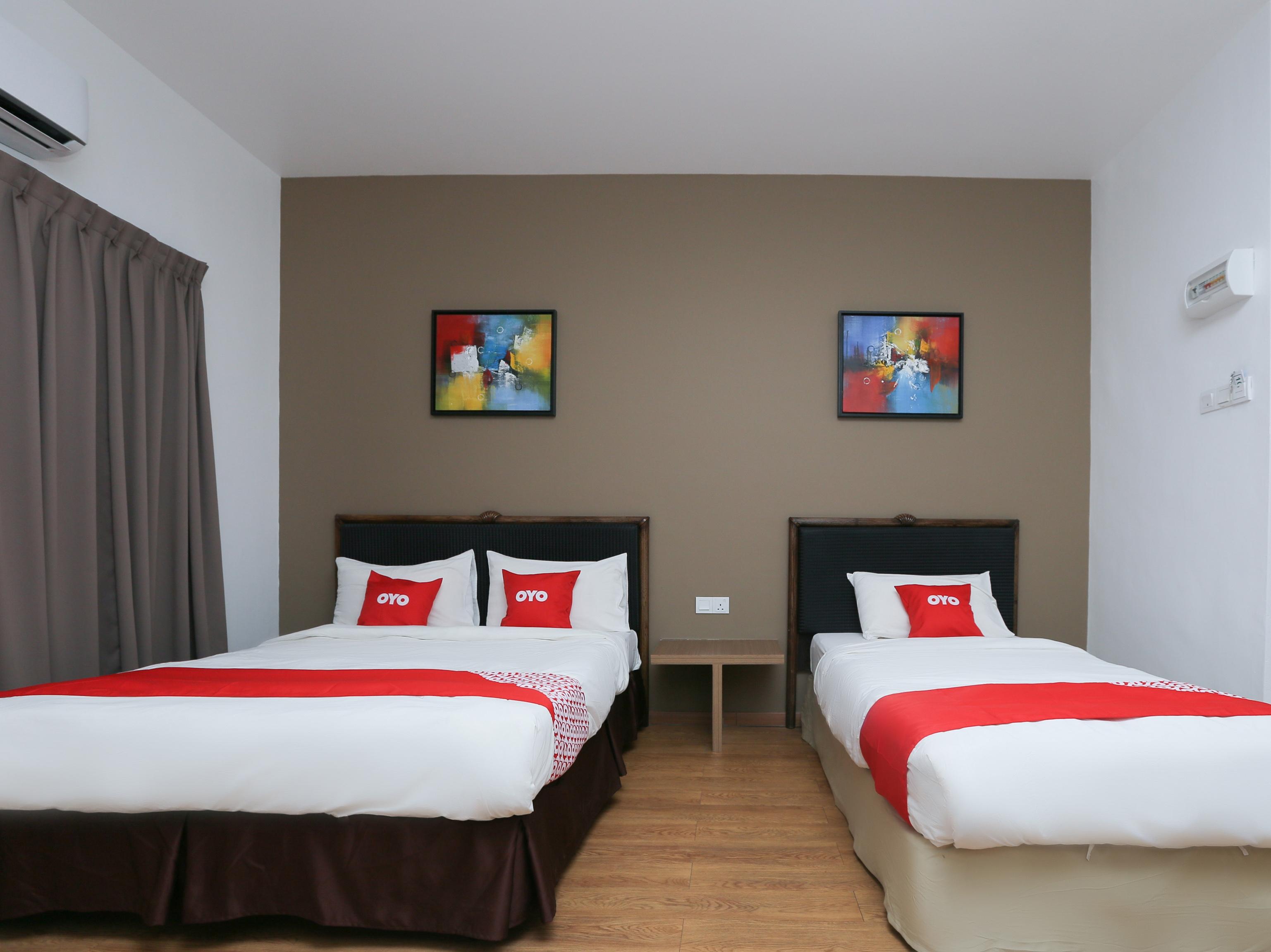 Oyo 89915 East Mount Hotel Kukup Bagian luar foto