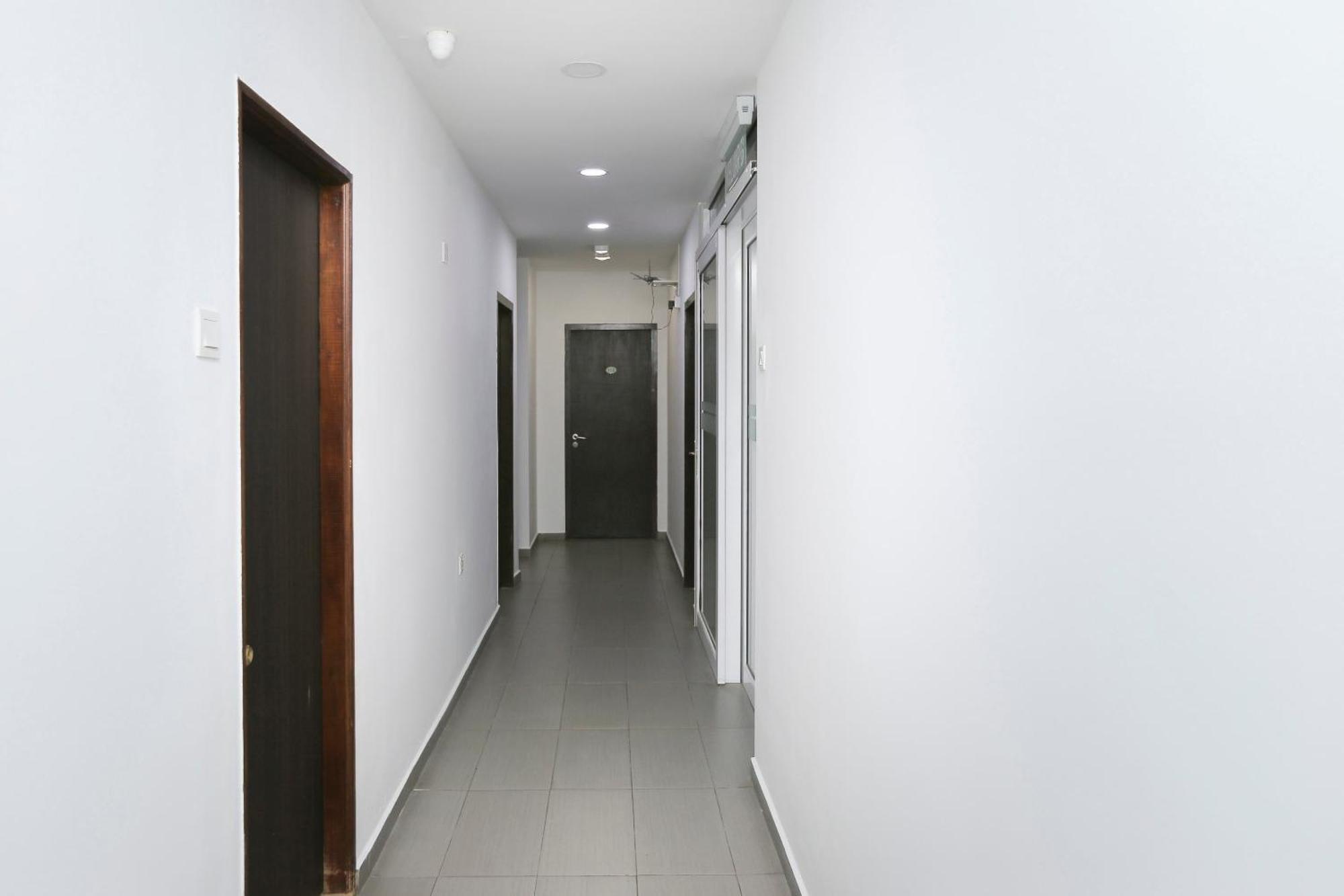 Oyo 89915 East Mount Hotel Kukup Bagian luar foto