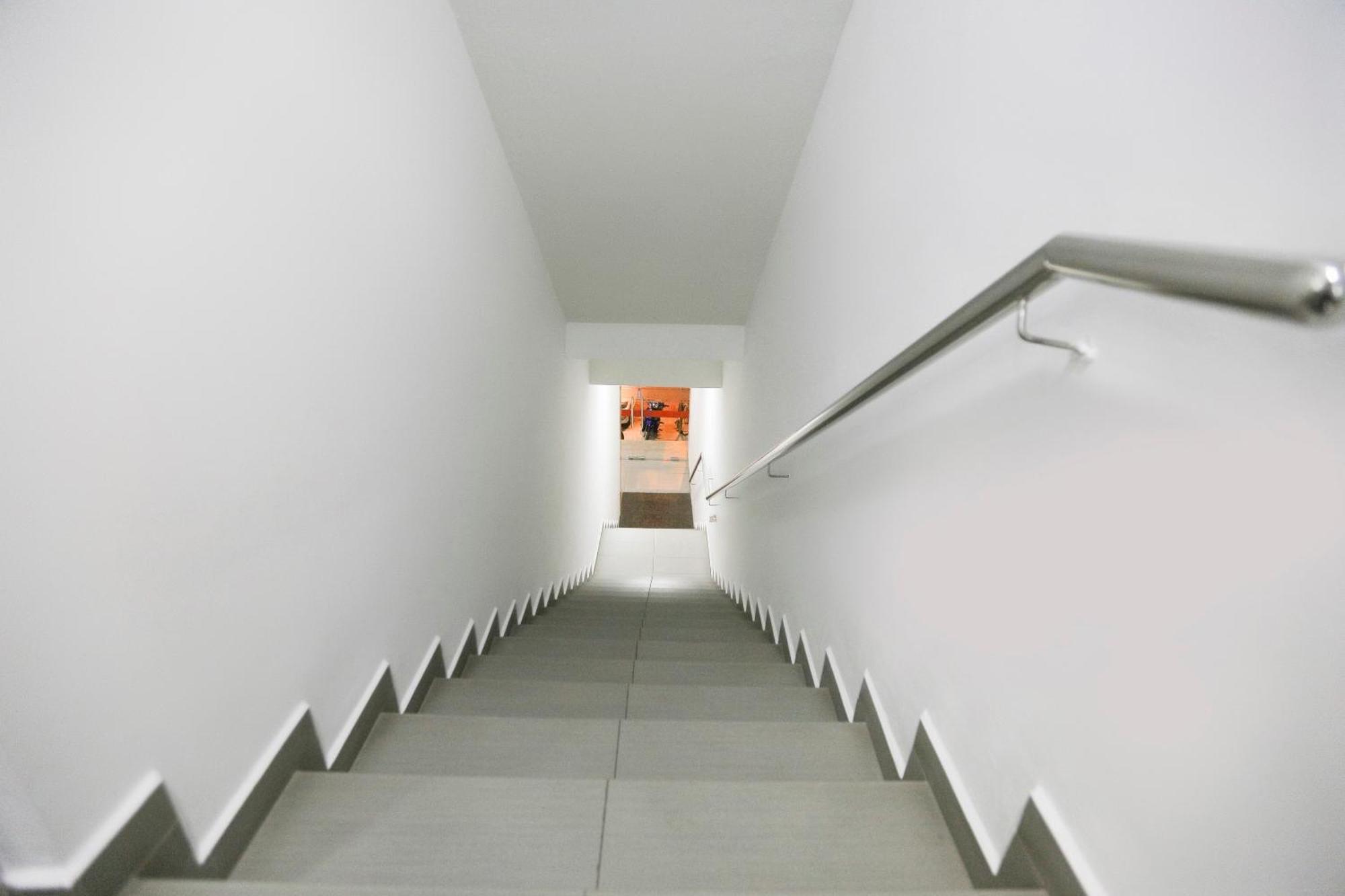 Oyo 89915 East Mount Hotel Kukup Bagian luar foto