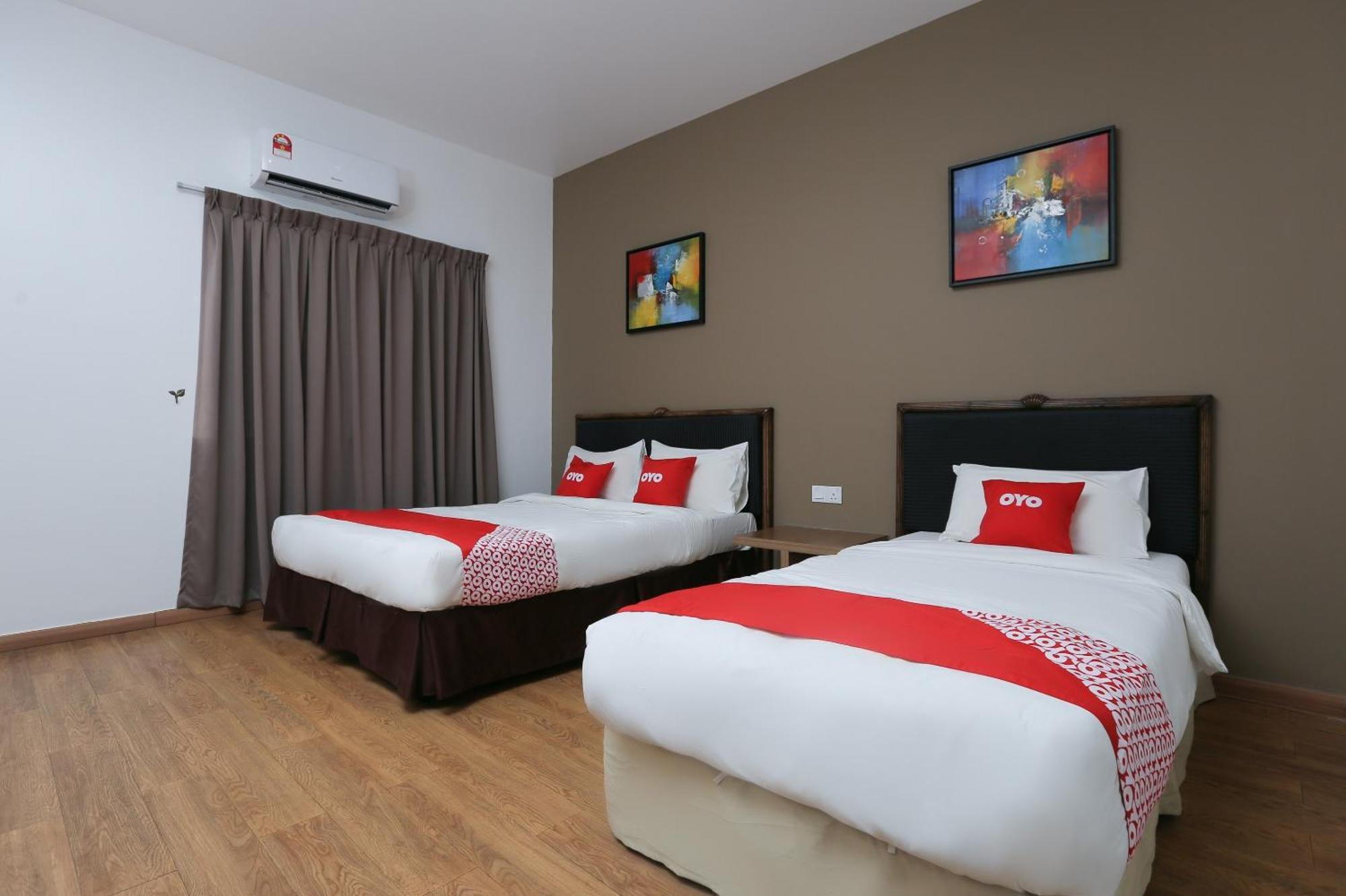 Oyo 89915 East Mount Hotel Kukup Bagian luar foto