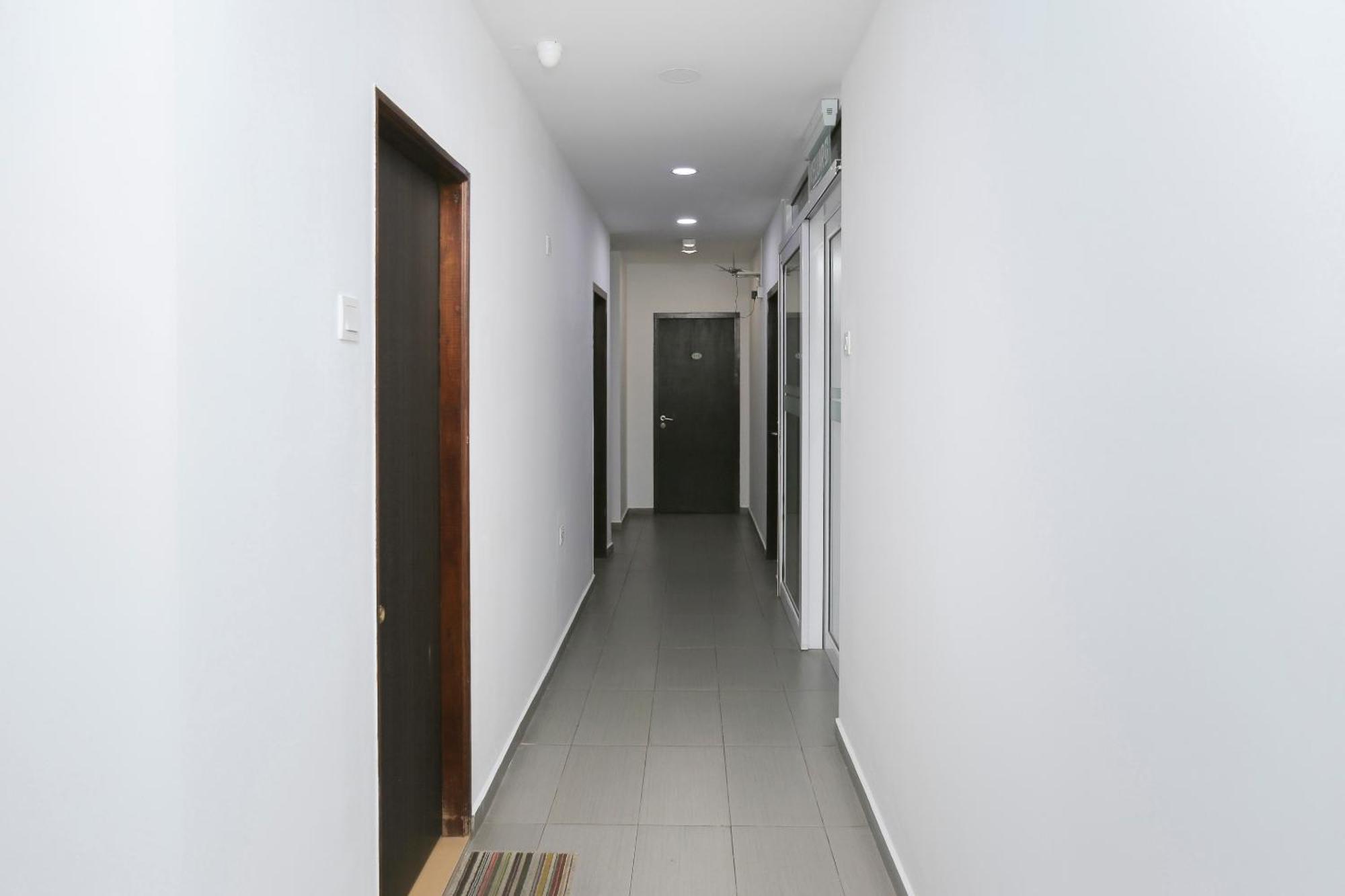 Oyo 89915 East Mount Hotel Kukup Bagian luar foto
