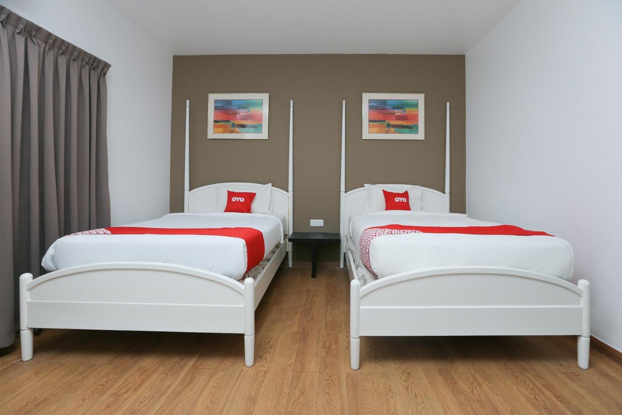 Oyo 89915 East Mount Hotel Kukup Bagian luar foto