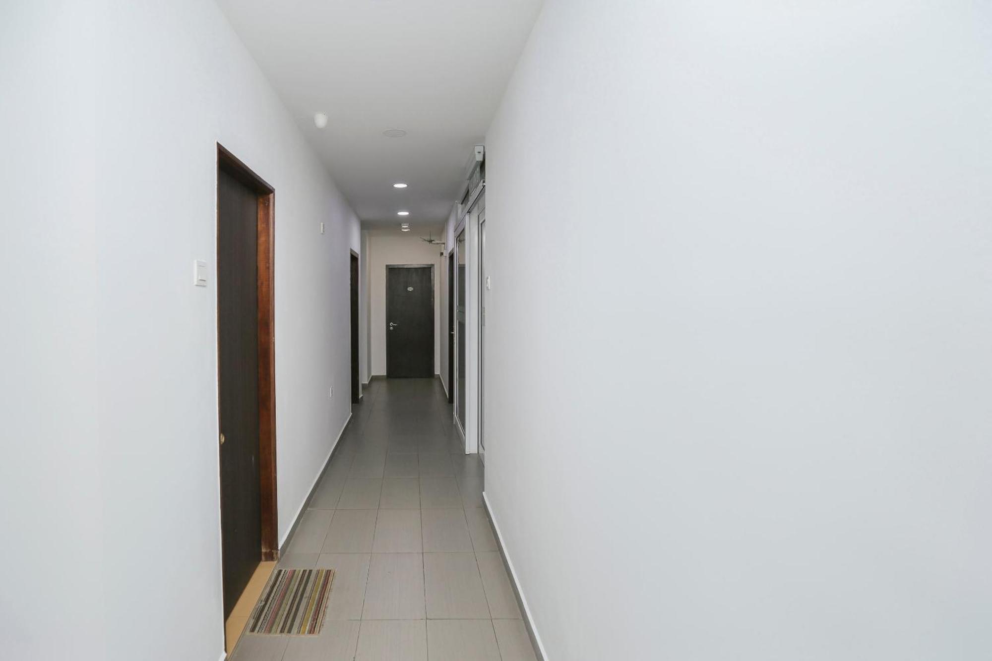 Oyo 89915 East Mount Hotel Kukup Bagian luar foto
