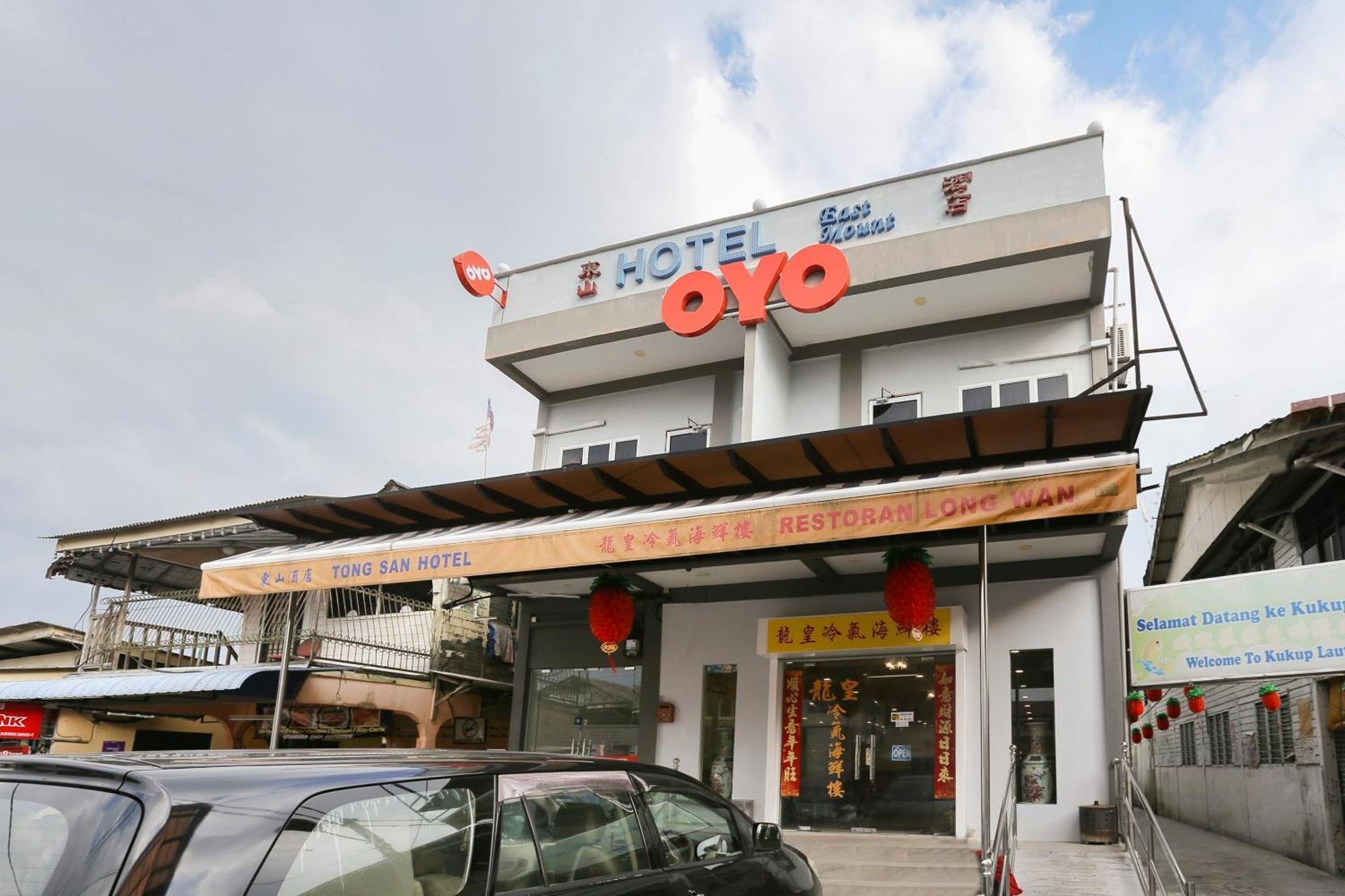 Oyo 89915 East Mount Hotel Kukup Bagian luar foto